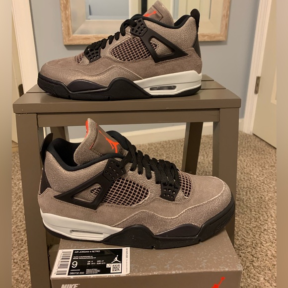Air Jordan 4 Retro Taupe Haze - Picture 1 of 9